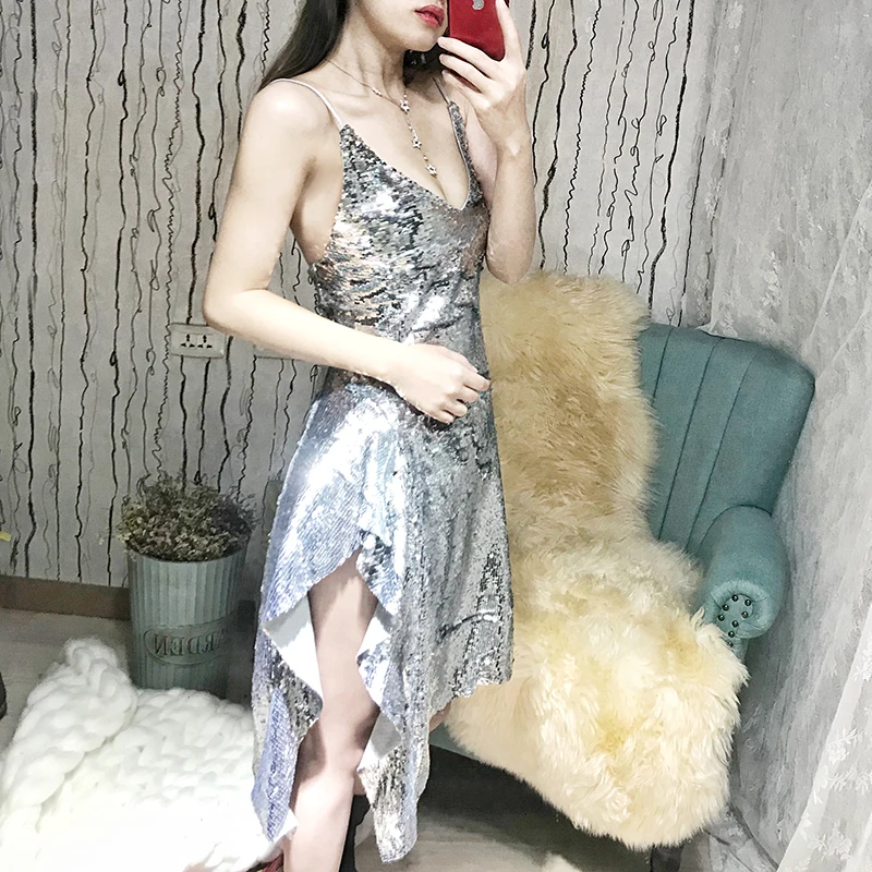Cakucool роскошные серебряные блестки спагетти ремень платье длинное асимметричное сексуальное Vestido v-образным вырезом Спинки Миди узкое вечернее праздничное платье