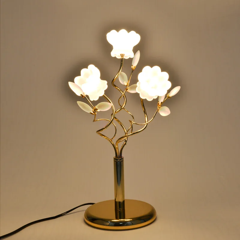 

European luxury crystal lamp wedding creative living room modern minimalist bedroom led lamp lighting fixture led table lamp led