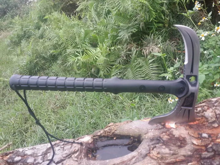 

FBIQQ Steel eagle tomahawk Outdoor field camp Fire axe tomahawk Multi-functional combat readiness axe
