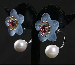 

S925 silver South Korea's size and collars Personality mother-of-pearl flowers earrings made by hand