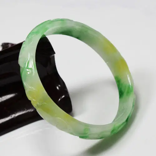 

2413 BEAUTIFUL CHINA HAND-CARVED EMERALD GREEN JADE GEMS BANGLE BRACELET