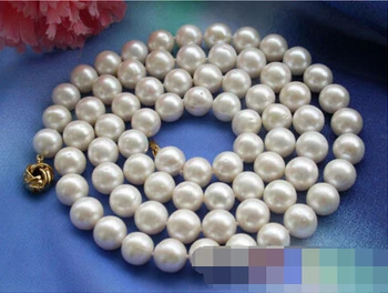 

02736 white round freshwater cultured pearl necklace