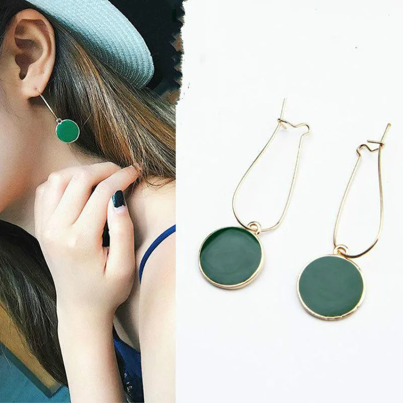 

2018 New Simple Green Circle Small Fresh Girl Earrings Female Personality Wild Short Earrings Retro Earrings For Women Ear Jewel