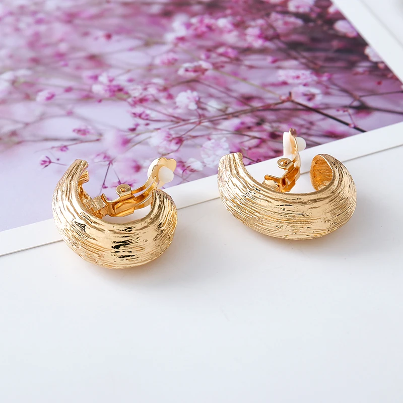 

Exaggerated Ear Clip Model Explosion Style Accessories Hot Women's Gold Without Piercing Clip Earrings Jewelry