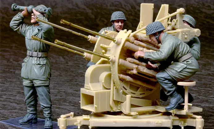 German Parachuters Operating Flak 38 - 4 FIGURES  (1)