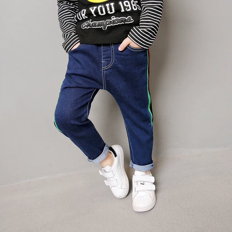 Детская одежда г. весенние джинсы для мальчиков модные корейские повседневные штаны детские джинсы с вышивкой