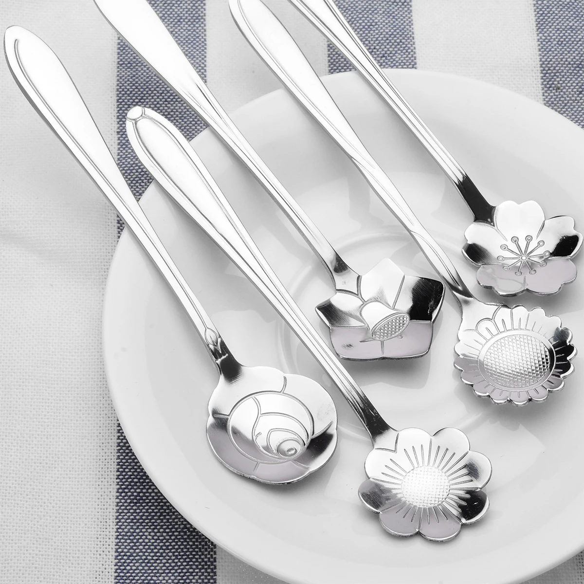 5pcs Stainless Steel Flower Shape Coffee Spoon High Quality Tea Spoon Ice Cream Coffee Scoop Set Handle Flower Decor
