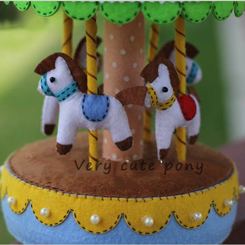 New-Felt-Fabric-Handmade-DIY-Package-Rotary-Horse-Music-Box-Sewing-Handwork-Kid-Toy-Home-Decoration (1)