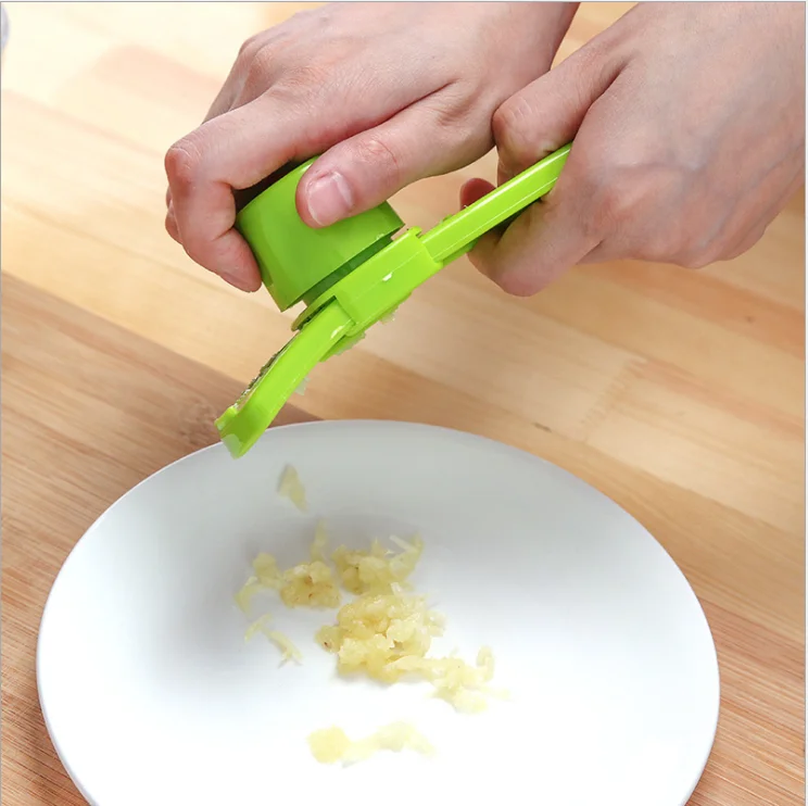 

1pc Kitchen Accessories Multi Functional Garlic Presses Ginger Garlic Grinding Grater Planer Slicer Cutter Vegetabl Cooking Tool