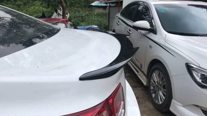 Для Chevrolet Malibu спойлер 2012- год Материал FRP углеродистая Черная Вода Передача цвет краска собственного приготовления автомобиль заднее крыло V стиль