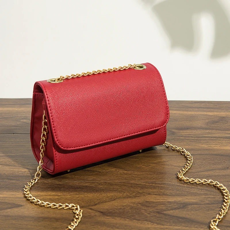 

2019 women casual messager Bags single chain wear resistant Rivet Flap solid PU magnetic Flip cover hasp handbags