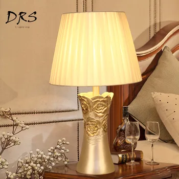 

Modern LED Desk Lamp Bedroom Bedside Table Lamp Luxury Retro Living Room American Golden Resin Desk Country Lighting Fixture