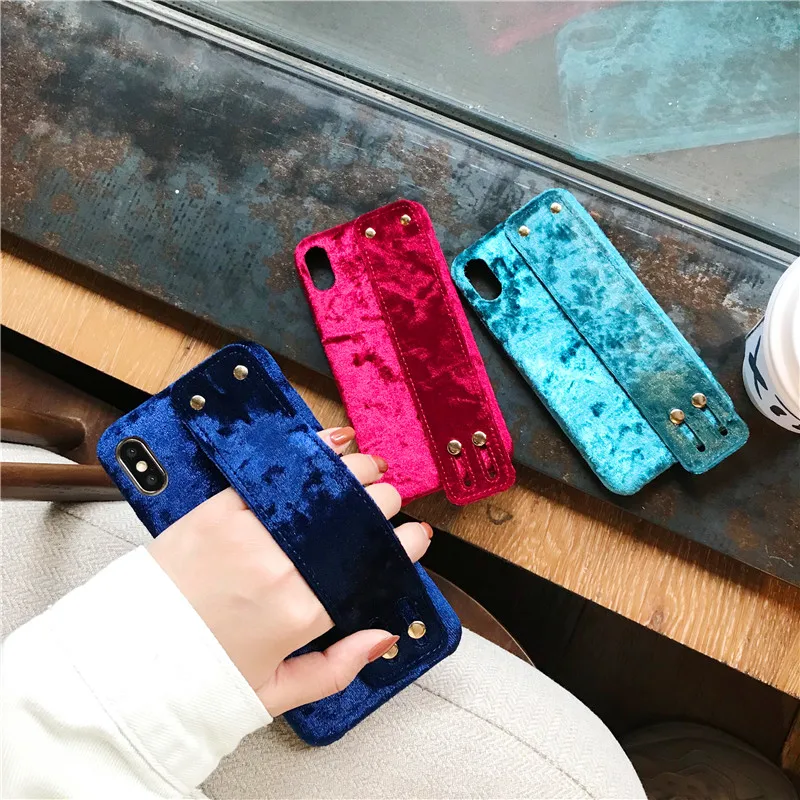 

Plush Fabrics Phone Case For Apple iPhone X 8 7 6s 6 Plus X XR MAX Warm Plush Fashion Wristband Strap Soft Back Cover Cases Capa