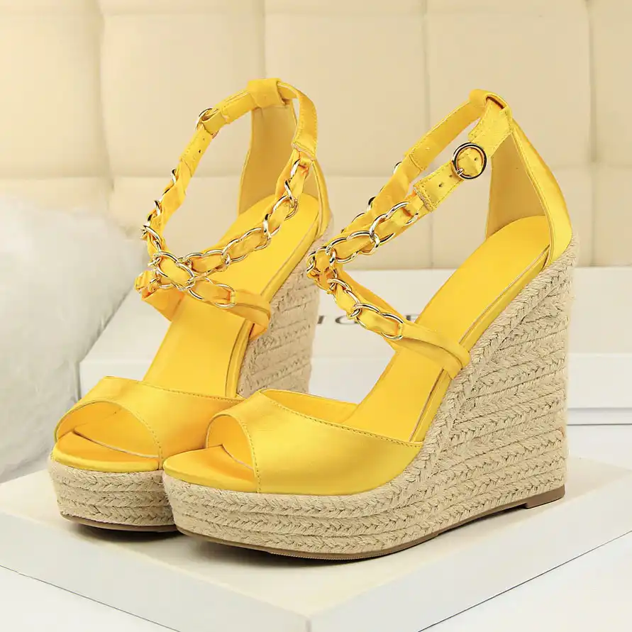yellow gold wedges