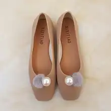 Европейский стиль; сезон весна-осень; Новинка; женские тонкие туфли в стиле ретро с жемчужными помпонами; женская обувь; замшевая прозрачная обувь на плоской подошве с квадратным носком