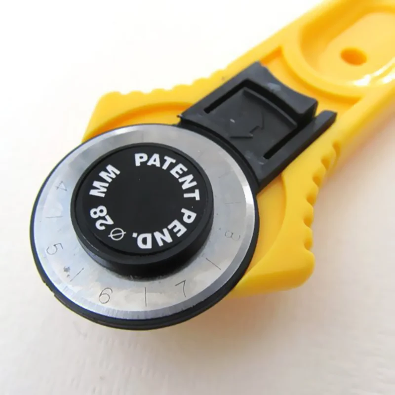 28 мм круговой резки желтого роторного лезвия Лоскутная Ткань Кожа ремесло швейные инструменты QP2
