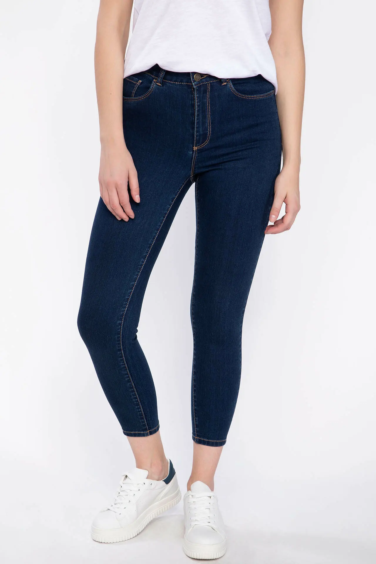 

DeFacto Woman Denim Trousers J9127AZ19SPNM63