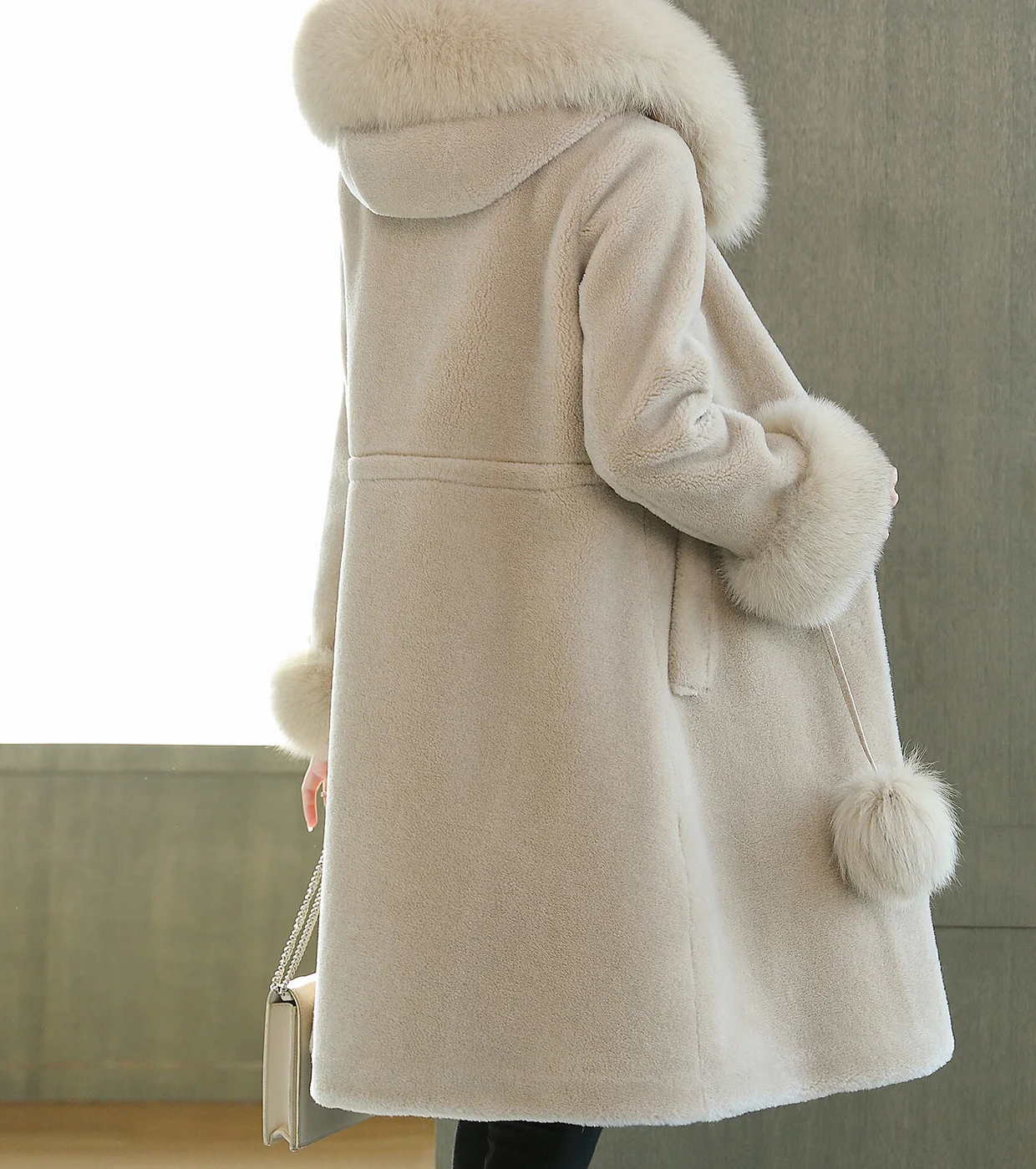Гранулированная овечья стриженая куртка Женская длинная секция новая шерстяная тонкая куртка с капюшоном из лисьего меха
