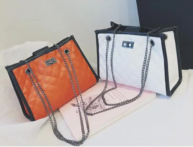 

33 Summer hitting scene female han edition contracted the new 2018 embroider line ling single shoulder bag portable GC01-12