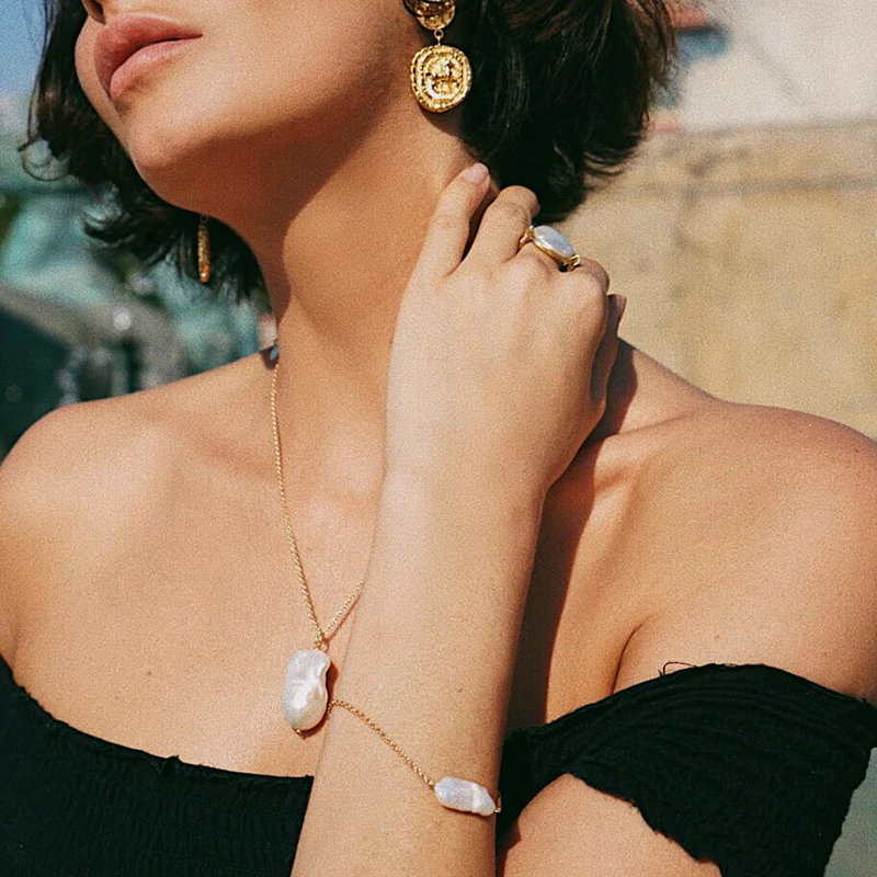 RafaeleNecklace_AzaleaBracelet_SabrinaRing_FrancoEarrings_Close2-1