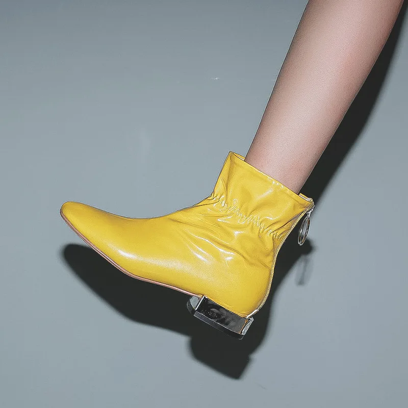 yellow bottes