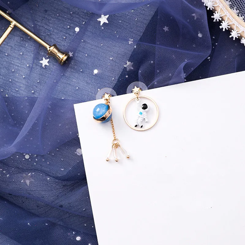 

2019 New fashion Korean Sweet earrings for Girls Lovely moon Design Sensory Earrings For Women jewelry female