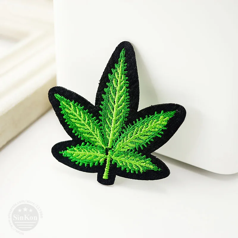 

1Pcs Leaf (Size:5.5x5.6cm) DIY Cloth Badges Mend Decorate Patches Jeans Bag Clothes Apparel Sewing Decoration Applique