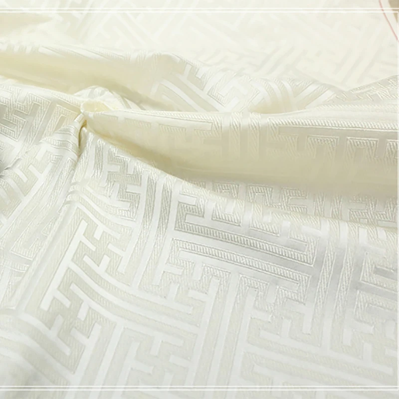 

75x100cm Imported Japanese style white Metallic Jacquard Brocade Fabric, yarn dyed fabric for patchwork Women Coat Dress tissue