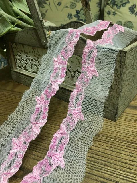 

Pink fine yarn embroidery clothing lace accessories 6 cm wide