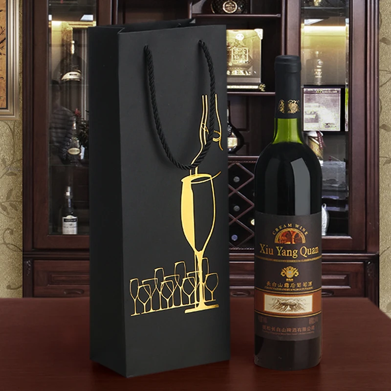 

12pcs 35x12x9cm Black Paper Single Wine Bottle Carrier High Quality Wine Grape Pokal Design Golden Logo Oil Bottle Gift Bags