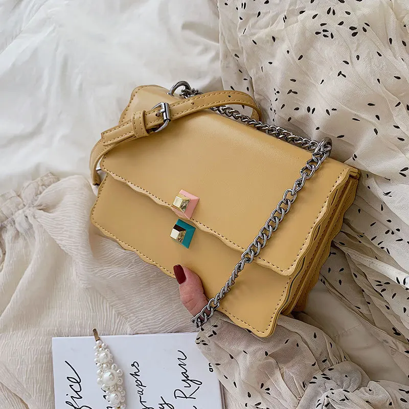 

2019 Summer New Female Chain Handbag Simple Travel Flap Shoulder Messenger Bag Personalized Lock Small Square Bag