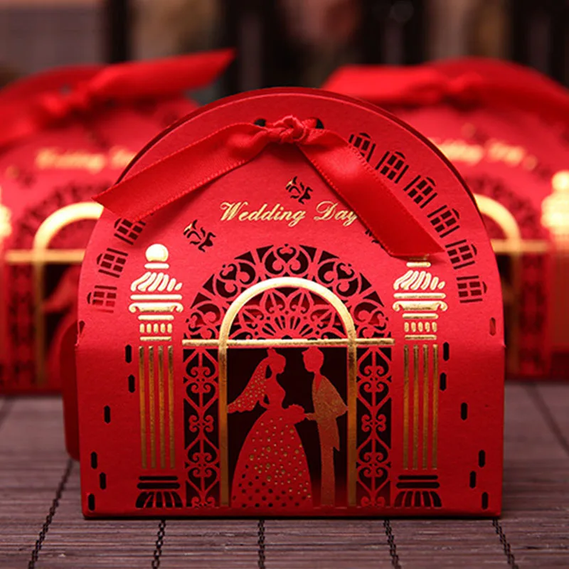 

50pcs Paper Candy Box Hollow Butterfly Design China Style Red Gift Boxes Wedding Favors Cute Personality Chocolate Boxes