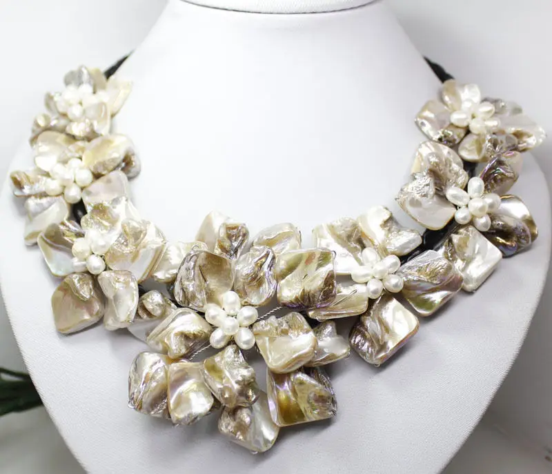 

Hot sale white mop shell pearl pendant necklace 7 flower 18"long fashion Jewelry