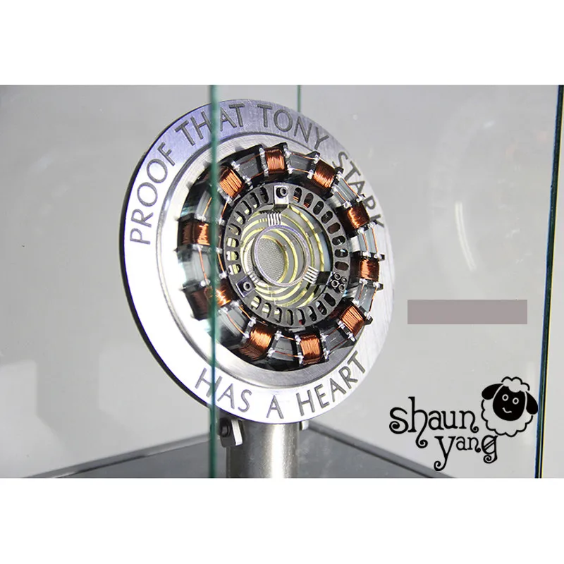 

Cool ! 1:1 scale Iron Man Arc Reactor A generation of glowing iron man heart model with LED Light Action Figure Toy Gift Kid