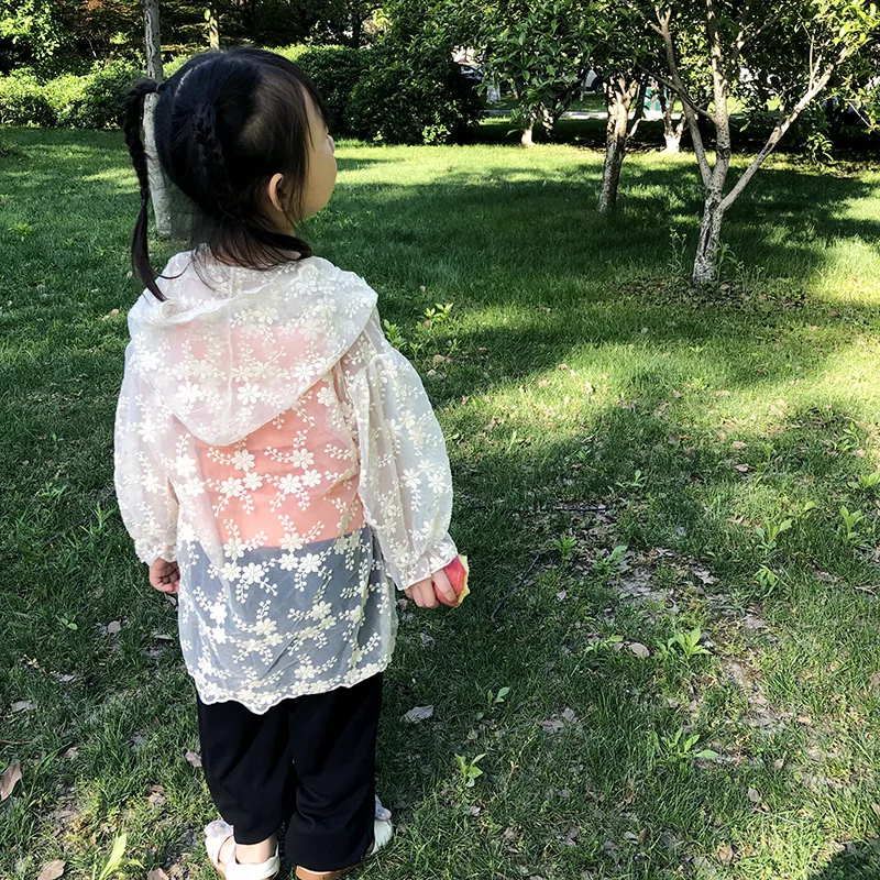 Платье для девочек летние худи одежда от солнца; модное кружевное плетение; куртка-пальто с вышивкой 2-7Yrs для защиты от комаров, верхняя одежда