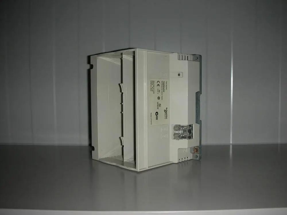 

1PC USED Schneider TSXRKZ02 PLC