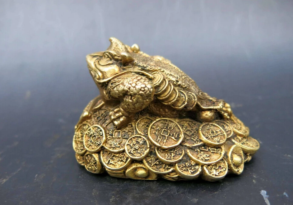 

China Brass Copper Fengshui Yuanbao Wealth Money Fine golden toad bufonid Statue