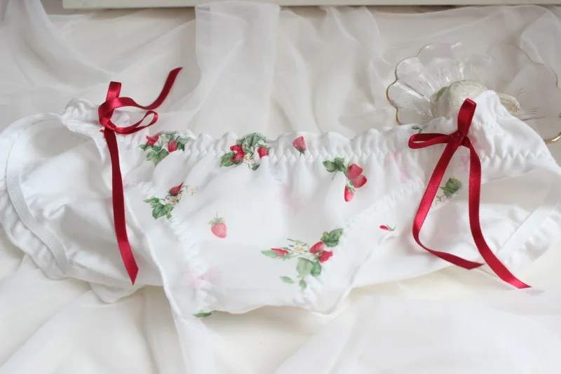 Strawberry Print Cute Lovely Style Girls Panties Sweet Soft Sexy Lace Knickers Underwear Princess Chiffon Ruffle Low-rise Briefs