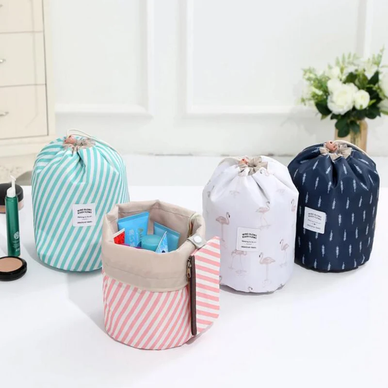 

2019 New Oxford Cloth Barrel Shaped women travel makeup bag female storage toiletry kit case organizer Cosmetic bag