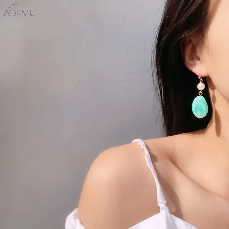 

AOMU Cute Geometric Water Drop Green Pearl Acetic Acid Metal Gold Dangle Earrings for Women Girl Party Accessories