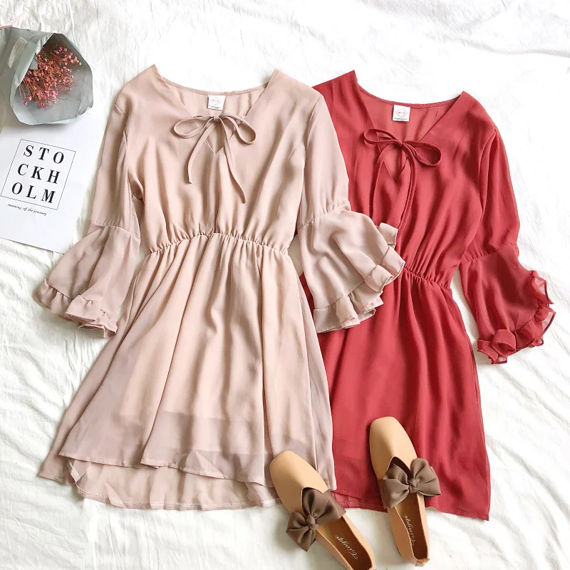 

2019 Spring and Summer Korean New Pure-colored V-collar Dress Women Half Flare Sleeve Dress Casual Vestidos G091