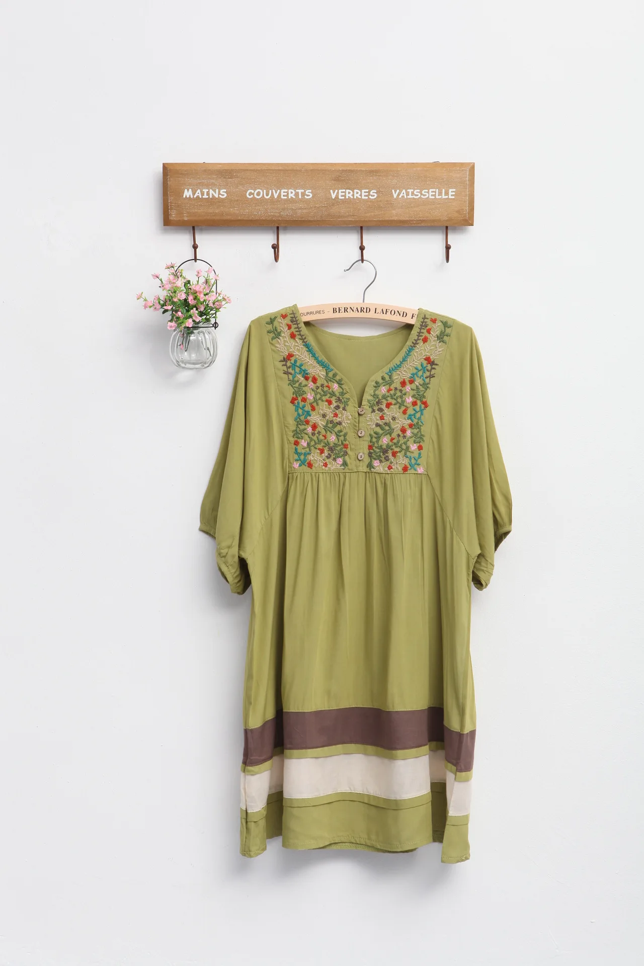 neckline