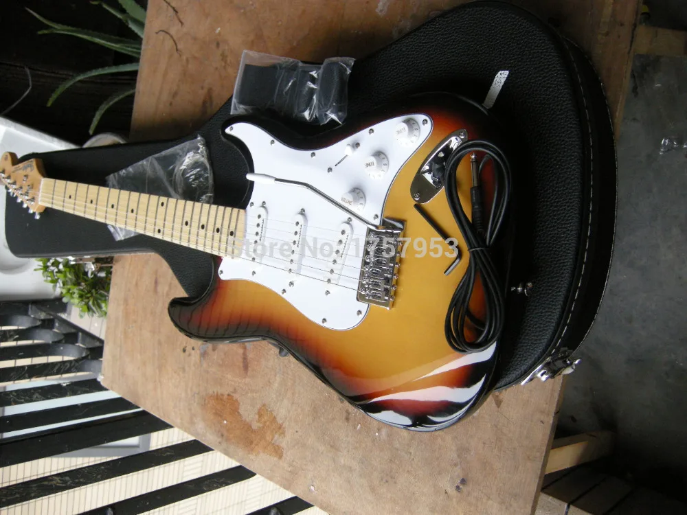 

Factory custom shop 2017 Newest ST Deluxe Electric Gutiars,Vintage Sunburst Electric Guitar with case Free shipping 8 1