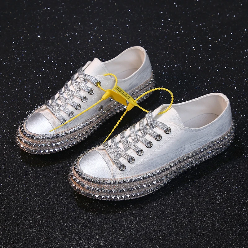 

2019 Spring/Summer New Women Casual Sneakers Flat Comfortable Rivet Canvas Shoes White Sneakers Distressed Shoes Basket Femme
