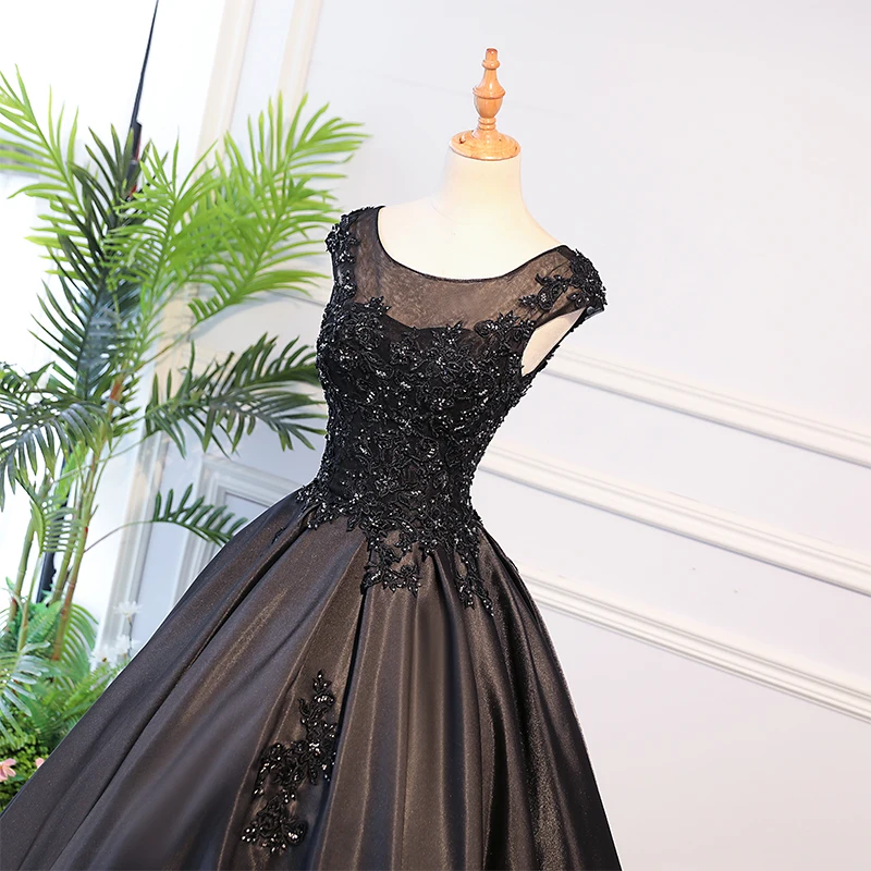 2018-Ball-Gown-Black-Lace-Quinceanera-Dresses-15-Sweet-16-Puffy-Quinceanera-Gown-Prom-Dresses-for (3)