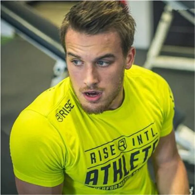 2018 الصيف جديد رجل الجمنازيوم لياقة تي شيرت قمصان الموضة الغرام crossfit عارضة الذكور قصيرة الأكمام القطن المحملات قمم الملابس 2018 الصيف جديد رجل الجمنازيوم لياقة تي شيرت قمصان الموضة الغرام crossfit عارضة الذكور قصيرة الأكمام القطن المحملات قمم الملابس