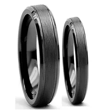 1 Par Único Fresco Para Hombre y Para Mujer de Compromiso de Carburo de Tungsteno Negro Party Los Anillos Set 6 MM para Hombres 4 MM Para Mujeres Joyería de Los Pares