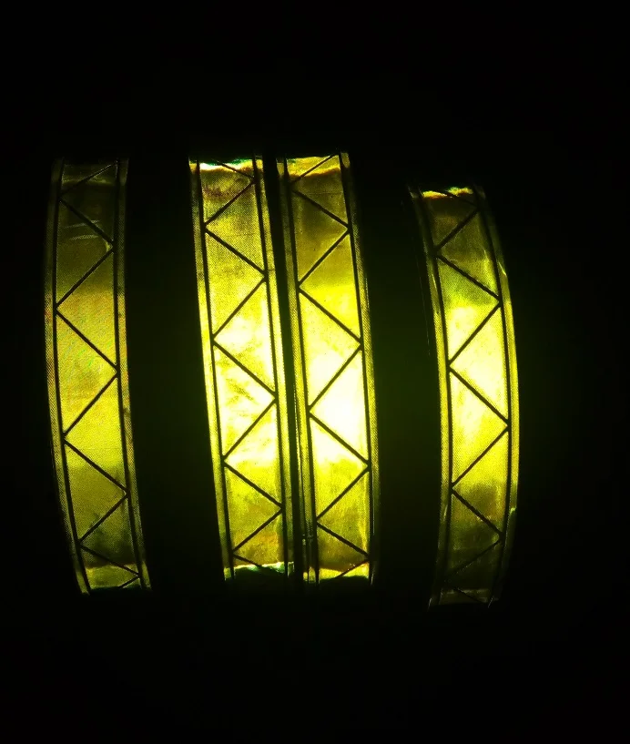 2.5 см* 50 м светоотражающие ленты ПВХ полосы Люминесцентные светоотражающие предупреждение ПВХ ленты Ночь мигает безопасности аксессуары материал одежды