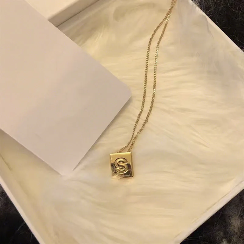 Модные Celin Gold 26-ожерелье с буквенными подвесками подарок ко Дню Святого Валентина латунным покрытием Аутентичные Золотой квадратный многослойное украшение на шею с цепочкой для женщин