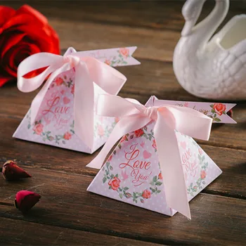 

Beautiful Pink Floral Triangular Pyramid Wedding Favors love you Candy Boxes Bridal Shower Party Paper Gift Box 100pcs/pack